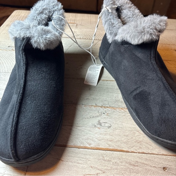 Old Navy Womens Black Faux Fur Lined Cozy Bootie Slippers Size 8 - Picture 3 of 15